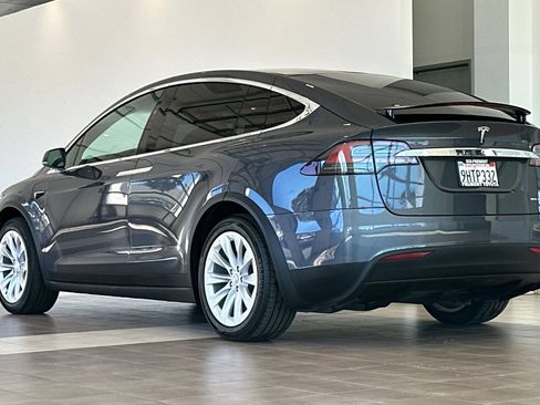 Used 2020 Tesla Model X Long Range AWD/4WD image 6