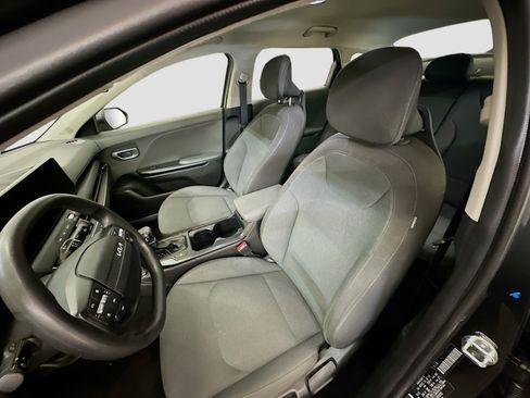 Used 2025 Kia K4 FWD image 13