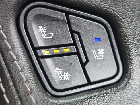 Used 2018 GMC Yukon SLT w/ Open Road Package image 5