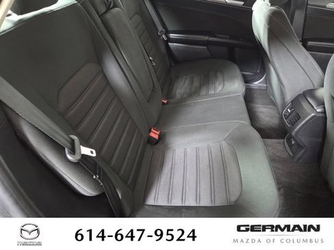 Used 2019 Ford Fusion SE FWD image 21