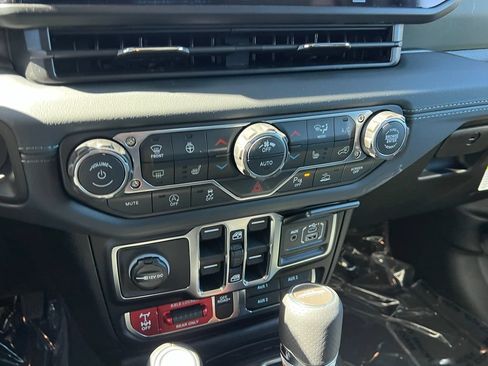 New 2026 Jeep Gladiator Mojave AWD/4WD image 24