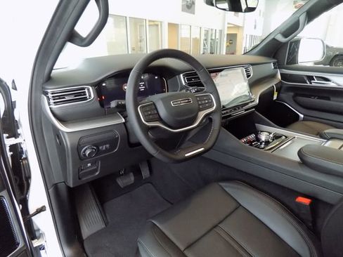 New 2026 Jeep Grand Wagoneer Limited AWD/4WD image 12