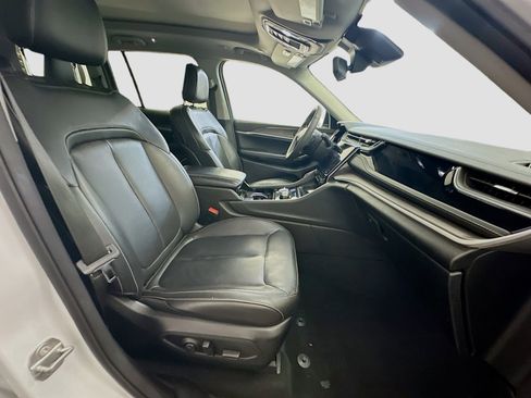 Used 2022 Jeep Grand Cherokee Limited 4xe image 34