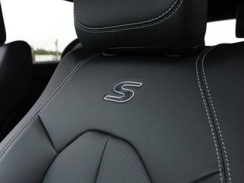 New 2026 Chrysler Pacifica Select w/ S Appearance Package image 26