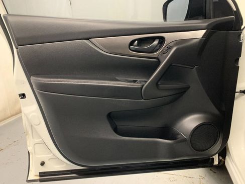 Used 2019 Nissan Rogue Sport S image 17