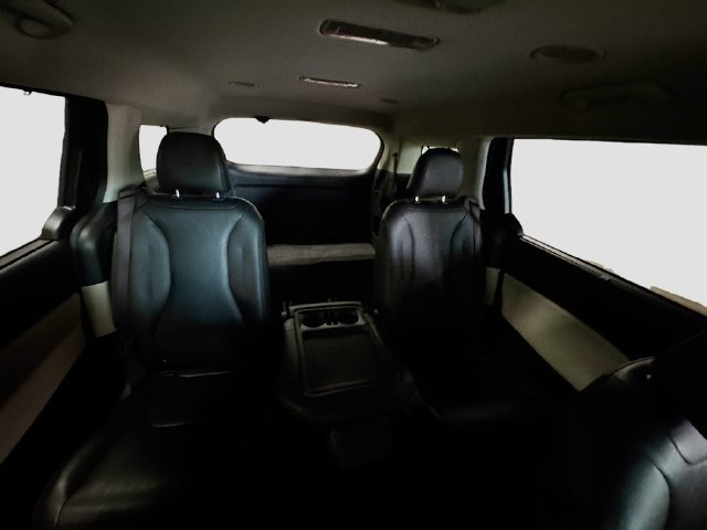 Certified 2023 Kia Carnival EX FWD image 28