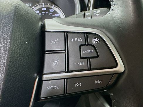 Used 2023 Toyota Highlander XLE image 22