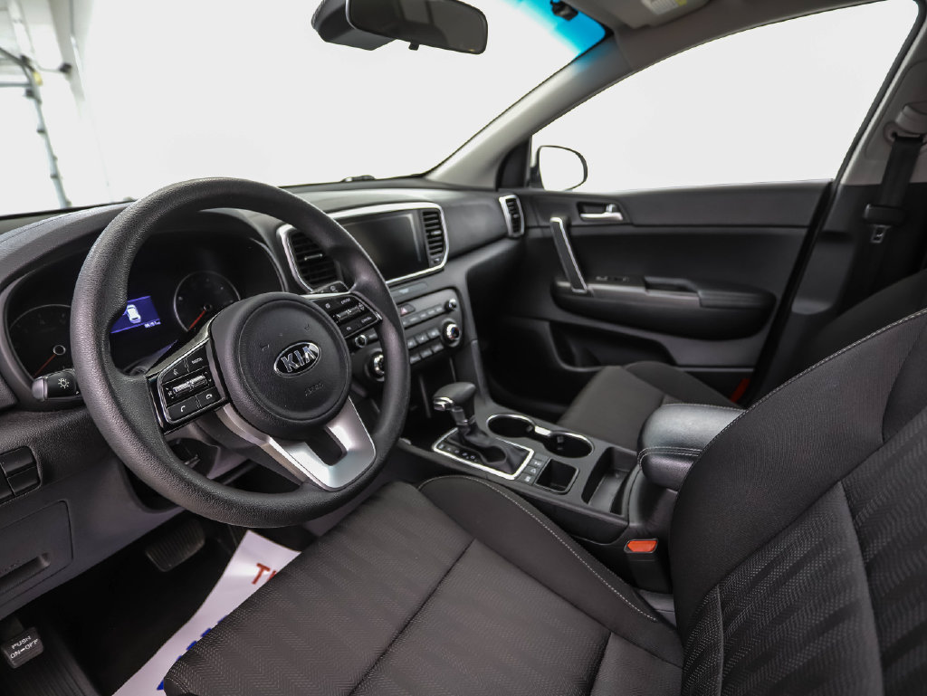 Used 2020 Kia Sportage LX AWD/4WD image 10