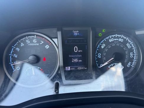 Used 2018 Toyota Tacoma TRD Sport w/ Technology Package AWD/4WD image 36