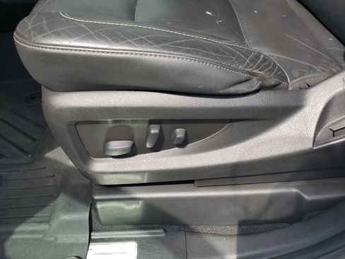 Used 2020 Chevrolet Suburban LT AWD/4WD image 16