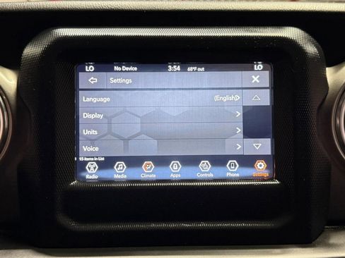 Used 2018 Jeep Wrangler Unlimited Sahara w/ LED Lighting Group AWD/4WD image 35