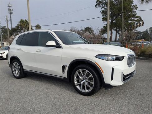 Used 2024 BMW X5 xDrive40i w/ Premium Package image 2