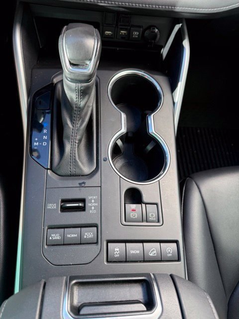 Used 2020 Toyota Highlander XLE AWD/4WD image 30