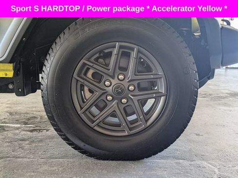 Used 2024 Jeep Wrangler Unlimited Sport AWD/4WD image 11