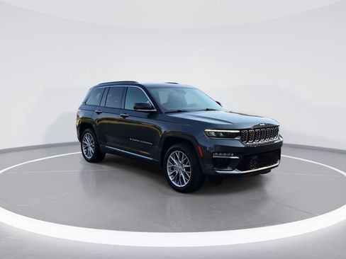 Used 2025 Jeep Grand Cherokee Summit AWD/4WD image 2
