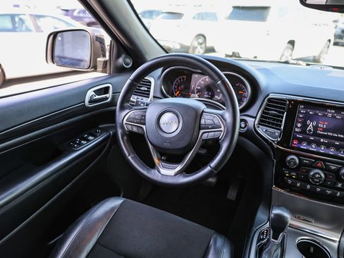 Used 2020 Jeep Grand Cherokee Altitude image 5