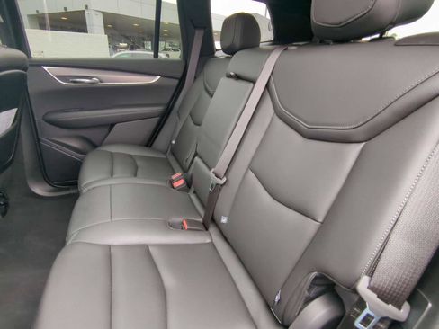 Used 2025 Cadillac XT6 Luxury image 25