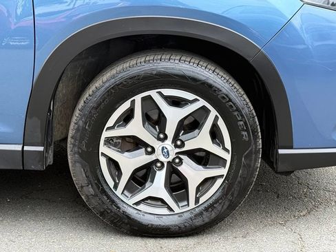 Used 2023 Subaru Forester Premium AWD/4WD image 6