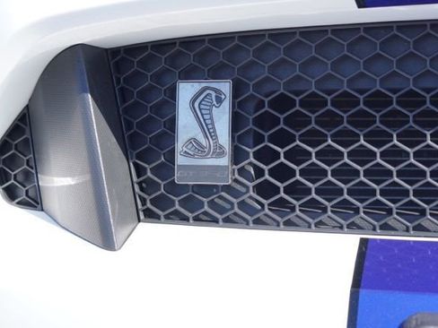 Used 2016 Ford Mustang Shelby GT350 w/ Technology Package image 10