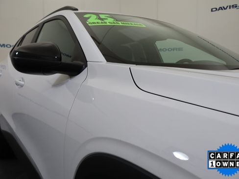 Used 2025 Chevrolet Trax RS w/ Driver Confidence Package FWD image 4
