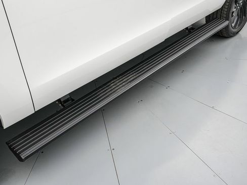 Used 2025 Lincoln Navigator L Reserve w/ Jet Appearance Package image 15