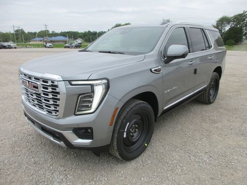 New 2026 GMC Yukon Denali w/ Sun & Power Step Package AWD/4WD image 9