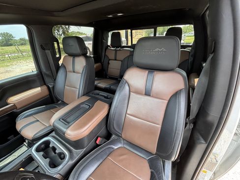Used 2021 Chevrolet Silverado 2500 High Country w/ Z71 Off-Road Package AWD/4WD image 14