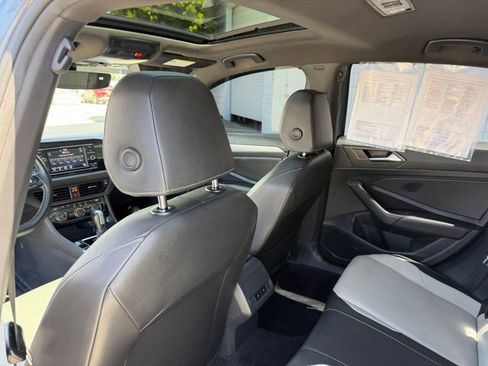 Used 2019 Volkswagen Jetta R-Line FWD image 17