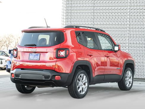 Used 2016 Jeep Renegade Latitude w/ Safety & Security Group image 4