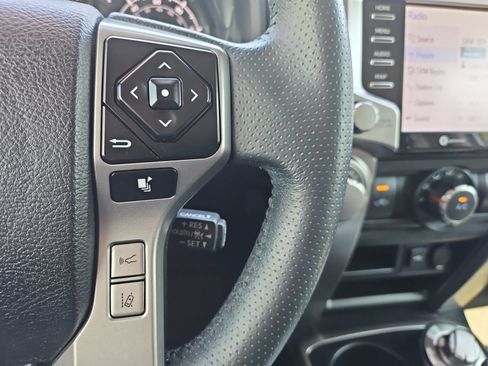 Used 2022 Toyota 4Runner SR5 AWD/4WD image 27