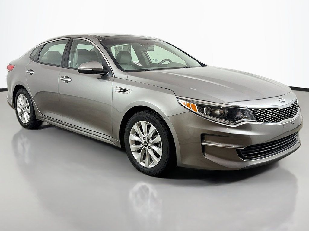 Used 2018 Kia Optima EX w/ Premium Package FWD image 36