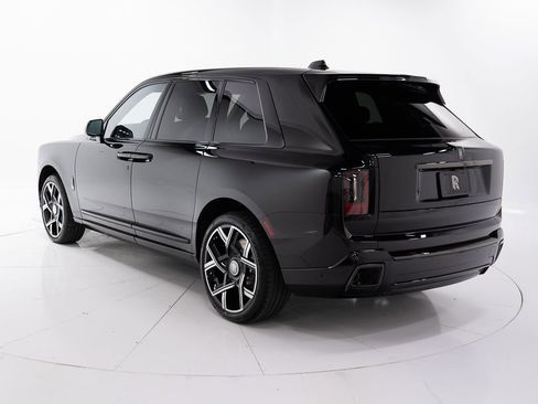 New 2026 Rolls-Royce Cullinan Black Badge image 3