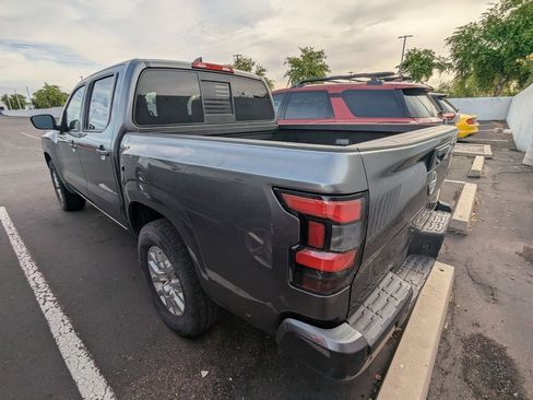 Certified 2022 Nissan Frontier SV image 3