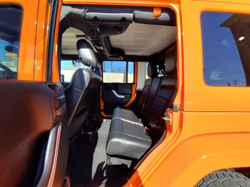 Used 2012 Jeep Wrangler Unlimited Sahara w/ Connectivity Group AWD/4WD image 33