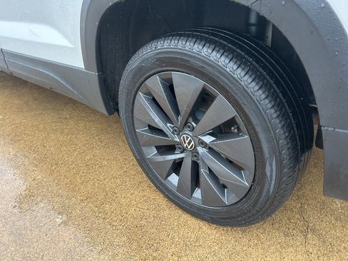 Used 2024 Volkswagen Taos S image 9