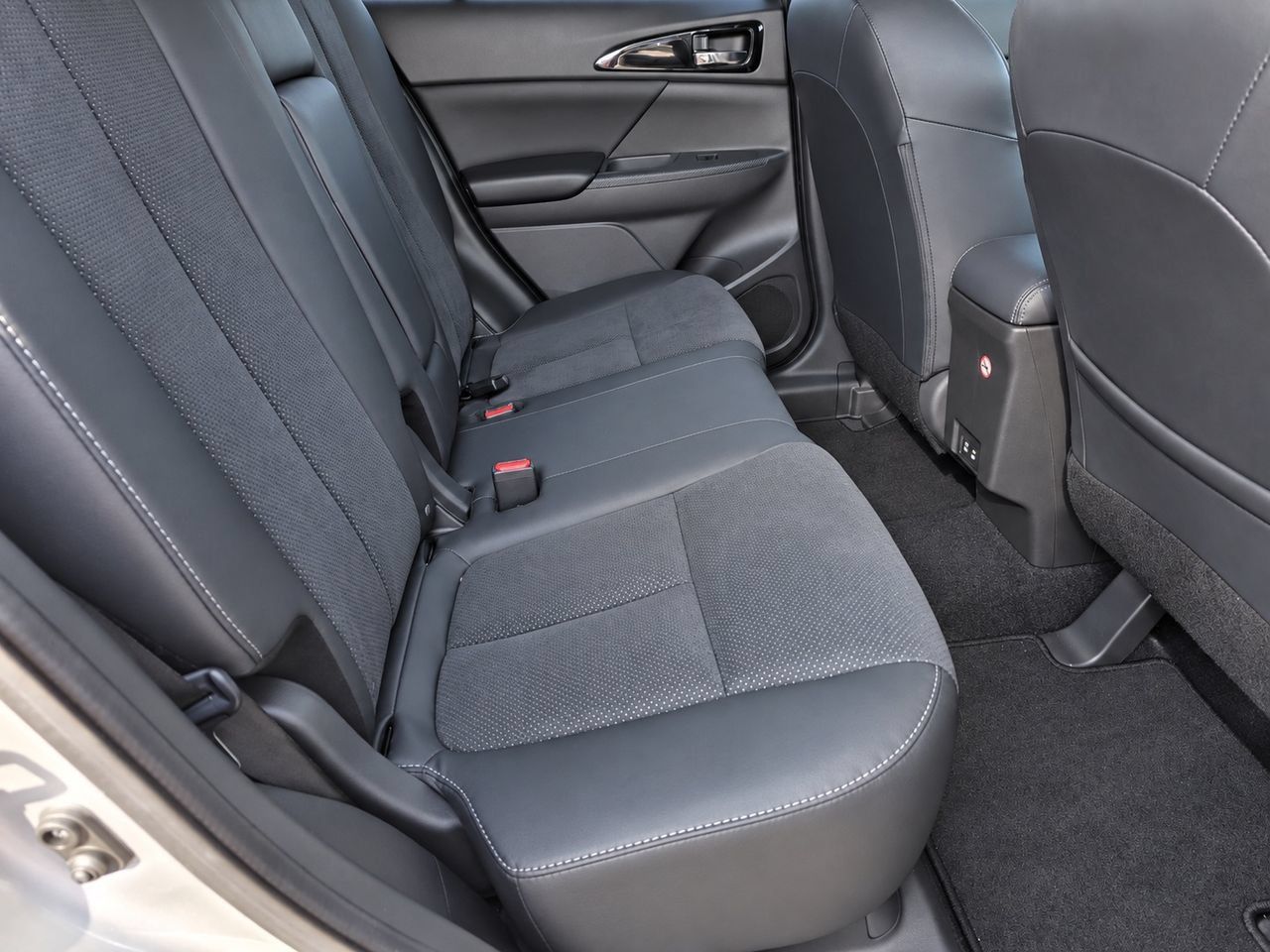 Used 2026 Mitsubishi Eclipse Cross AWD image 29
