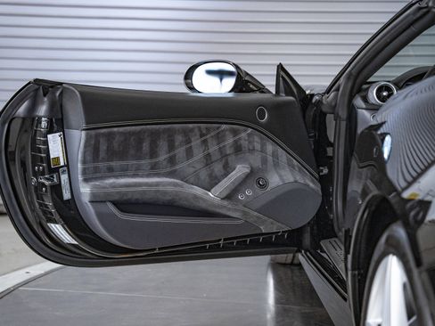 Used 2017 Ferrari California T image 30