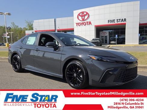 Used 2026 Toyota Camry SE w/ Convenience Package image 1