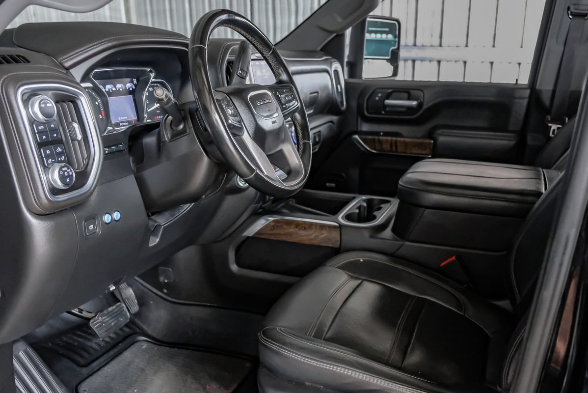 Used 2023 GMC Sierra 2500 Denali w/ Denali Black Diamond Edition AWD/4WD image 14