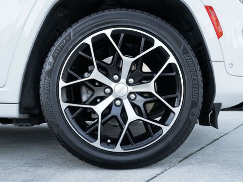 Used 2022 Jeep Grand Cherokee Summit image 28