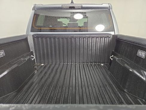 Used 2025 Toyota Tacoma TRD Sport image 32