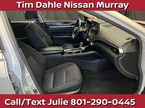 Used 2023 Nissan Altima 2.5 SV w/ SV Premium Package AWD/4WD image 16