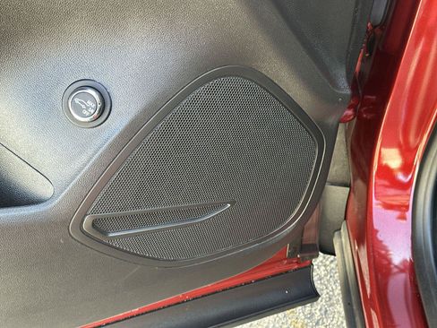 Used 2023 Buick Envision Essence FWD image 22