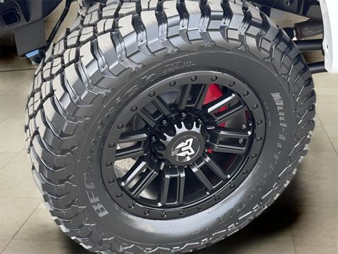 New 2026 Ford F250 Lariat w/ Black Appearance Package image 32