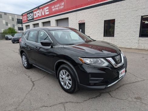 Used 2017 Nissan Rogue S image 4