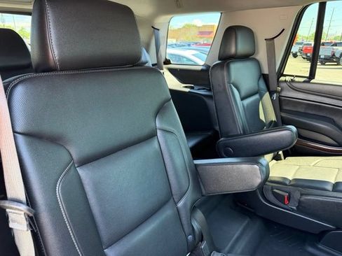 Certified 2018 GMC Yukon SLT w/ Premium Edition AWD/4WD image 13