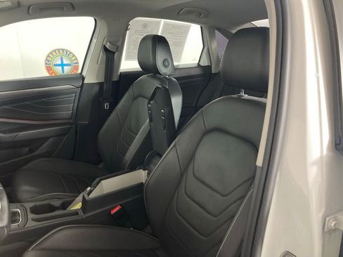 Used 2024 Volkswagen Jetta SEL image 9