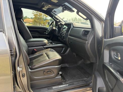 Used 2023 Nissan Titan PRO-4X w/ Pro-4x Convenience Package AWD/4WD image 39