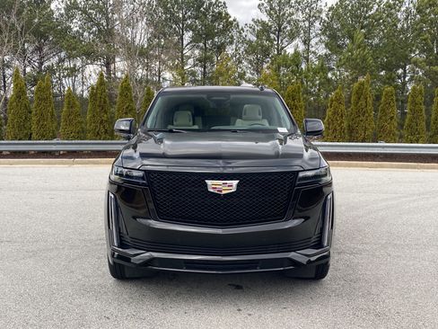 Used 2024 Cadillac Escalade Sport Platinum w/ Heavy-Duty Trailer Package image 12