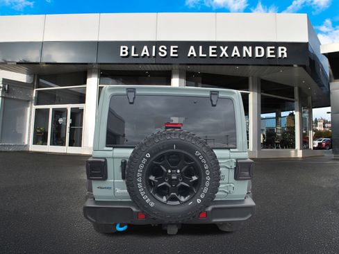 Used 2023 Jeep Wrangler Unlimited w/ Sun & Screen Package image 6